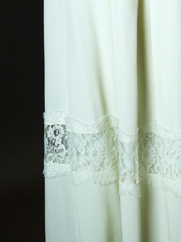 1701-36-007 - Mallarmé - Laure de Sagazan - detail dentelle - la mariée à Bicyclette - robe de mariée occasion