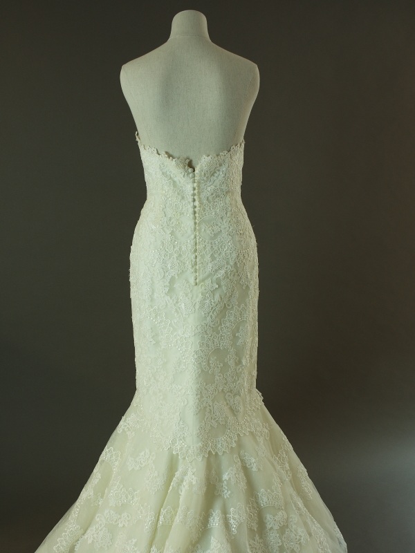 Livine - Bella - Pronovias - La mariée à bicyclette - robe de mariée d'occasion - dos