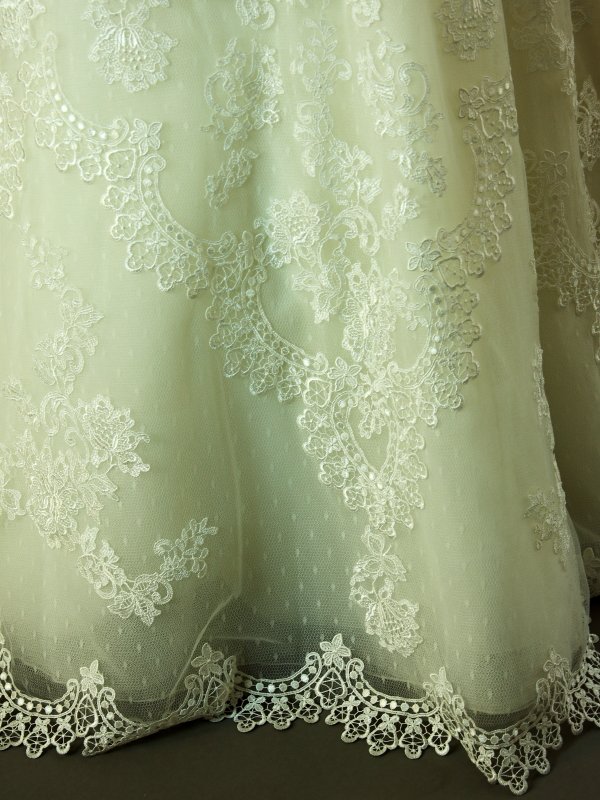 Livine - Bella - Pronovias - La mariée à bicyclette - robe de mariée d'occasion - détail