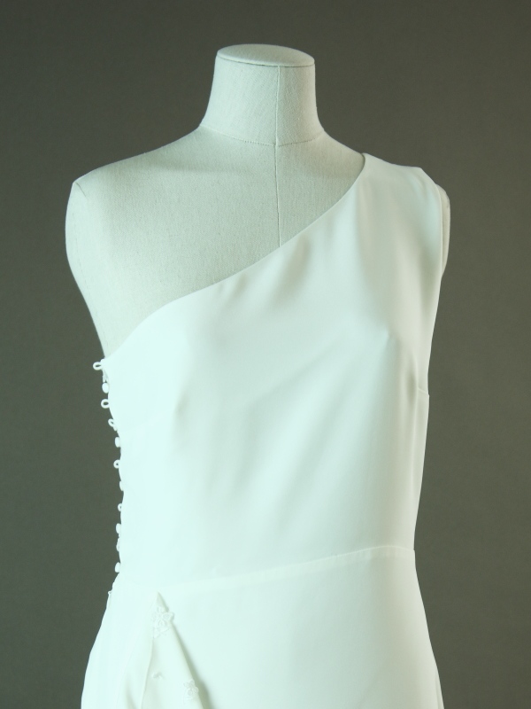 Nikki - Elise Hameau - La mariée à bicyclette - robe de mariée outlet - detail devant