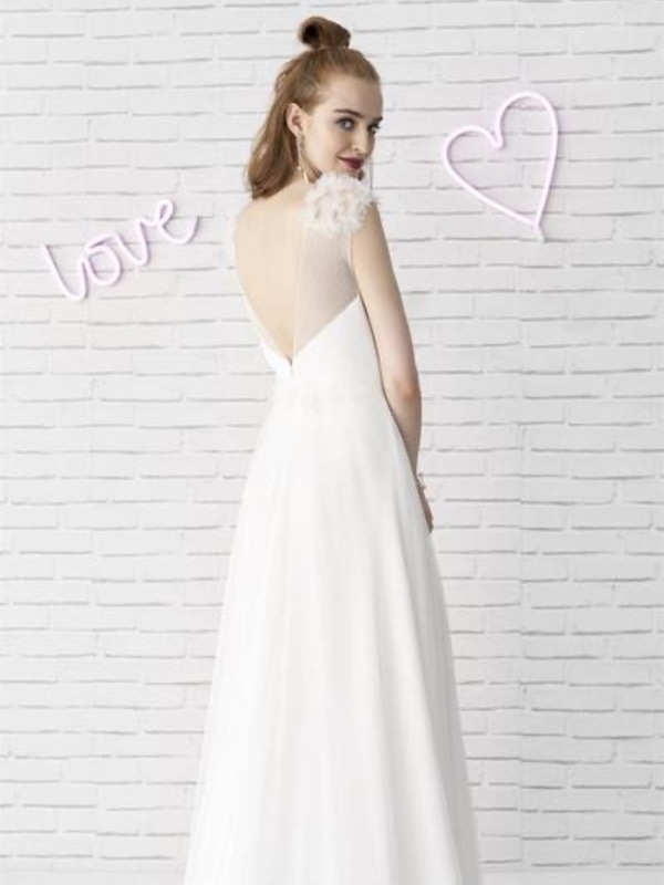 2309-42-020-loveisintheair-marylise-la-mariee-a-bicyclette-robe-de-mariee-outlet-cat (2)