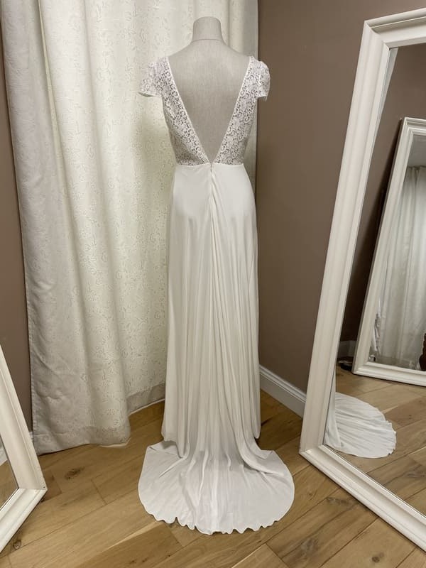 2403-38-008-elise-la-mariee-a-bicyclette-robe-de-mariee-outlet (2)