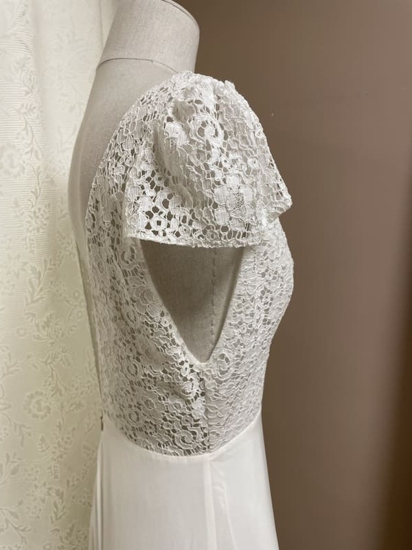 2403-38-008-elise-la-mariee-a-bicyclette-robe-de-mariee-outlet (3)