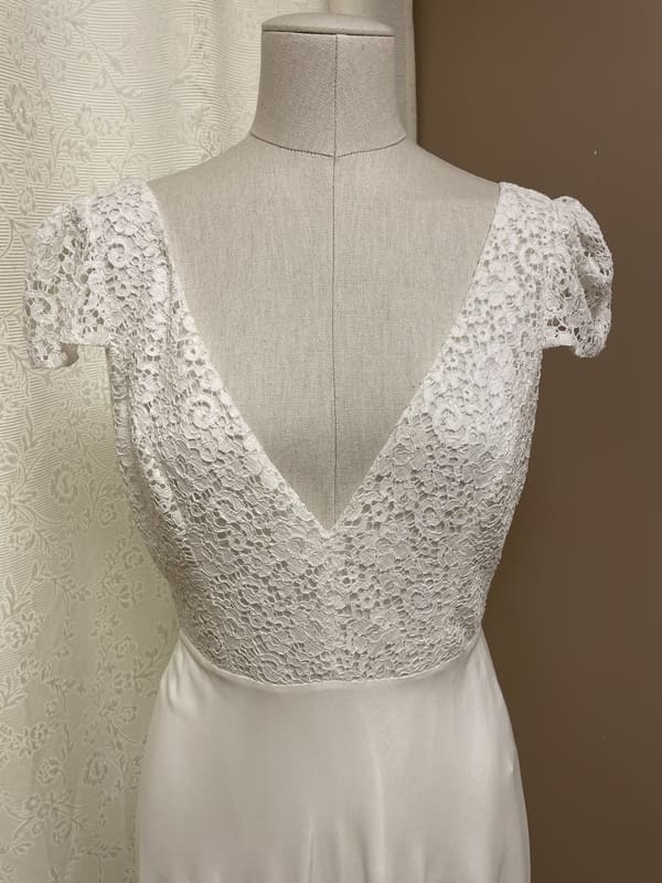 2403-38-008-elise-la-mariee-a-bicyclette-robe-de-mariee-outlet (5)