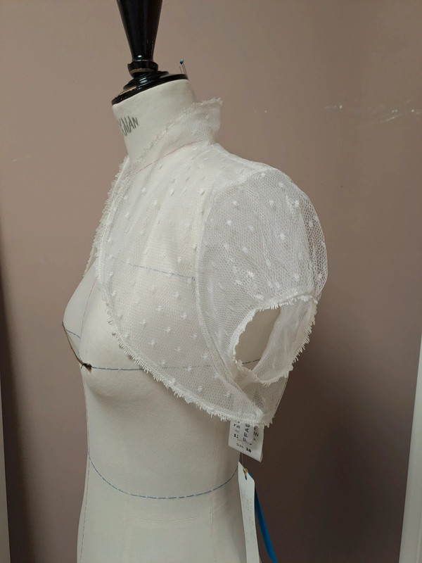 1310-B-006-berangere-linea-raffaelli-la-mariee-a-bicyclette-robe-de-mariee-outlet (4)