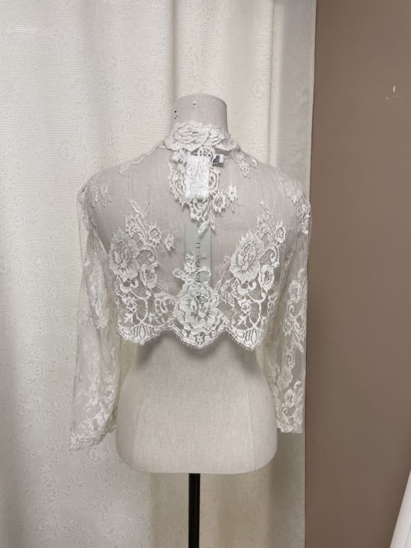1310-b-012-bolero-betty-linea-raffaelli-la-mariee-a-bicyclette-robe-de-mariee-outlet (3)