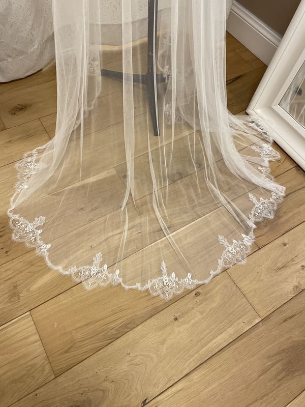 1410-v-005-valentine-linea-raffaelli-la-mariee-a-bicyclette-robe-de-mariee-outlet (2)