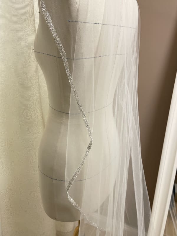1410-v-022-vera-linea-raffaelli-la-mariee-a-bicyclette-robe-de-mariee-outlet (2)