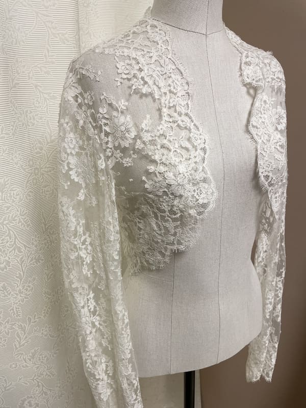 1606-46-003-bolero-rosaline-la-mariee-a-bicyclette-robe-de-mariee-seconde-main (2)