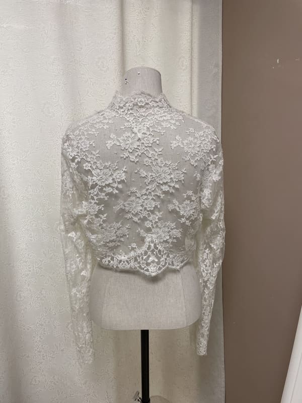 1606-46-003-bolero-rosaline-la-mariee-a-bicyclette-robe-de-mariee-seconde-main (3)