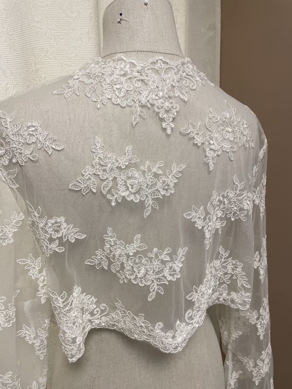 2008-48-002-bolero-savina-la-mariee-a-bicyclette-robe-de-mariee-seconde-main (4)
