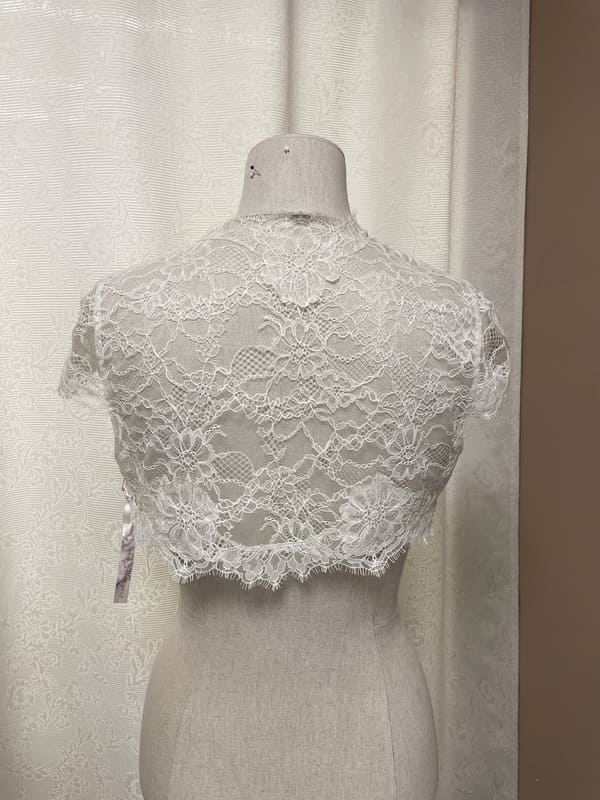 2104-b-001-bolero-beth-la-mariee-a-bicyclette-robe-de-mariee-seconde-main (3)