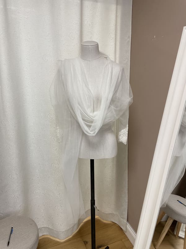 2410-a-001-bolero-ermine-la-mariee-a-bicyclette-robe-de-mariee-seconde-main (4)