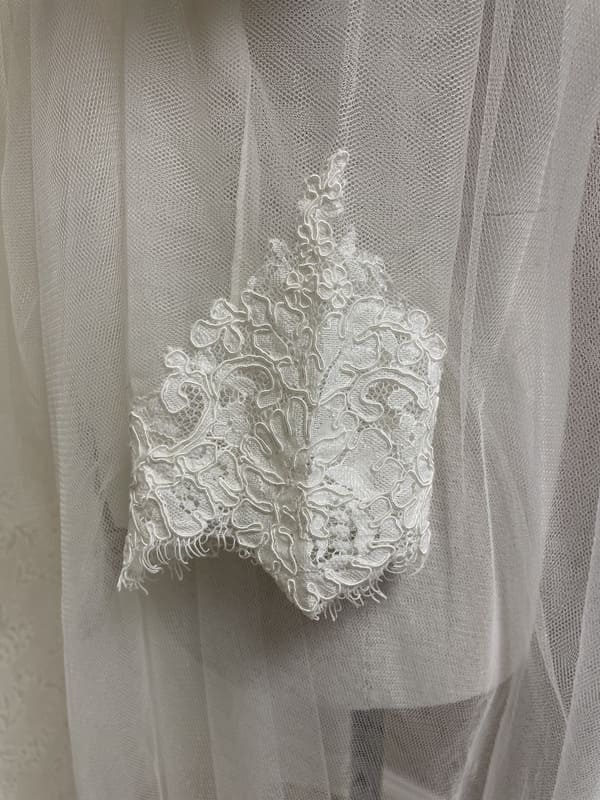 2410-a-001-bolero-ermine-la-mariee-a-bicyclette-robe-de-mariee-seconde-main (5)