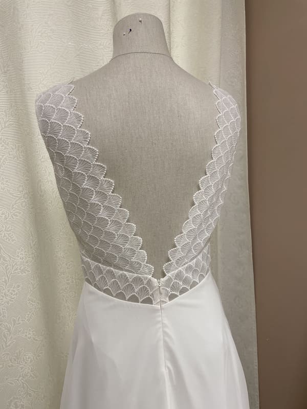 2501-38-006-anne-maison-boneva-la-mariee-a-bicyclette-robe-de-mariee-outlet (4)