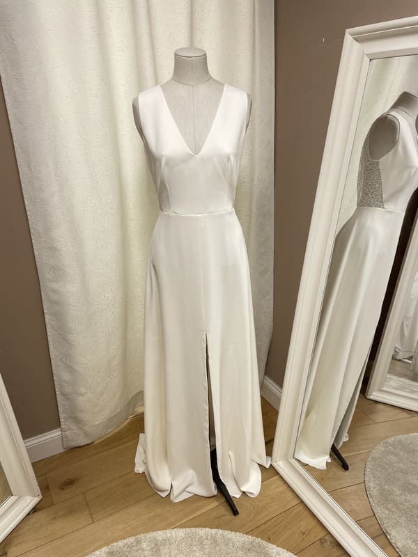 2501-40-008-sophie-maison-boneva-la-mariee-a-bicyclette-robe-de-mariee-outlet (1)