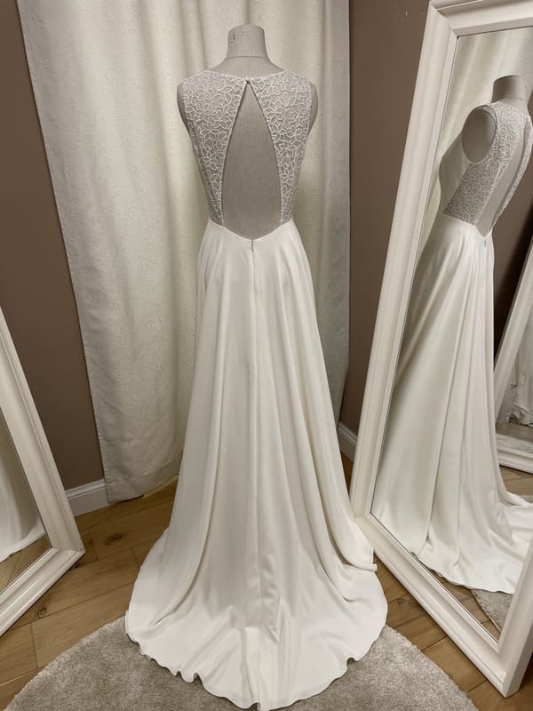 2501-40-008-sophie-maison-boneva-la-mariee-a-bicyclette-robe-de-mariee-outlet (3)