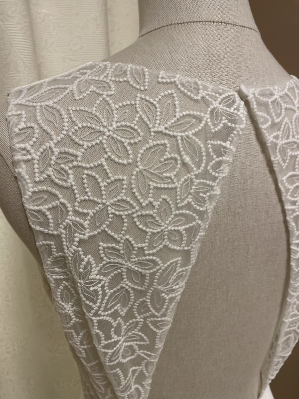 2501-40-008-sophie-maison-boneva-la-mariee-a-bicyclette-robe-de-mariee-outlet (5)