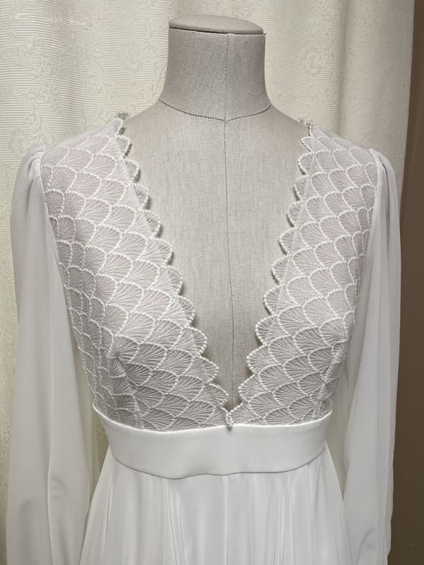2501-42-007-azy-maison-boneva-la-mariee-a-bicyclette-robe de mariee-outlet (3)