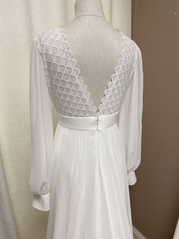 2501-42-007-azy-maison-boneva-la-mariee-a-bicyclette-robe de mariee-outlet (5)