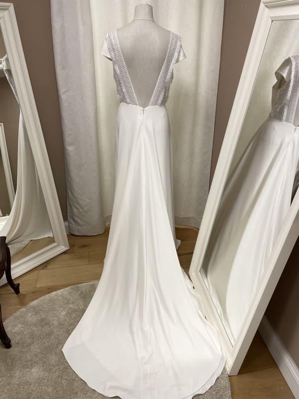 2501-42-009-maria-maison-boneva-la-mariee-a-bicyclette-robe de mariee-outlet (3)