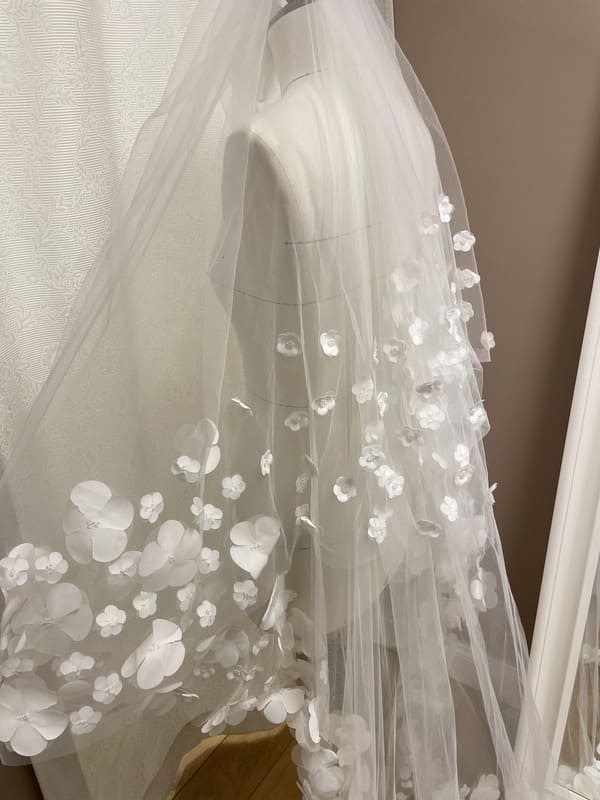 2504-v-011-victoria-veronique-billet-la-mariee-a-bicyclette-robe-de-mariee-seconde-main (3)