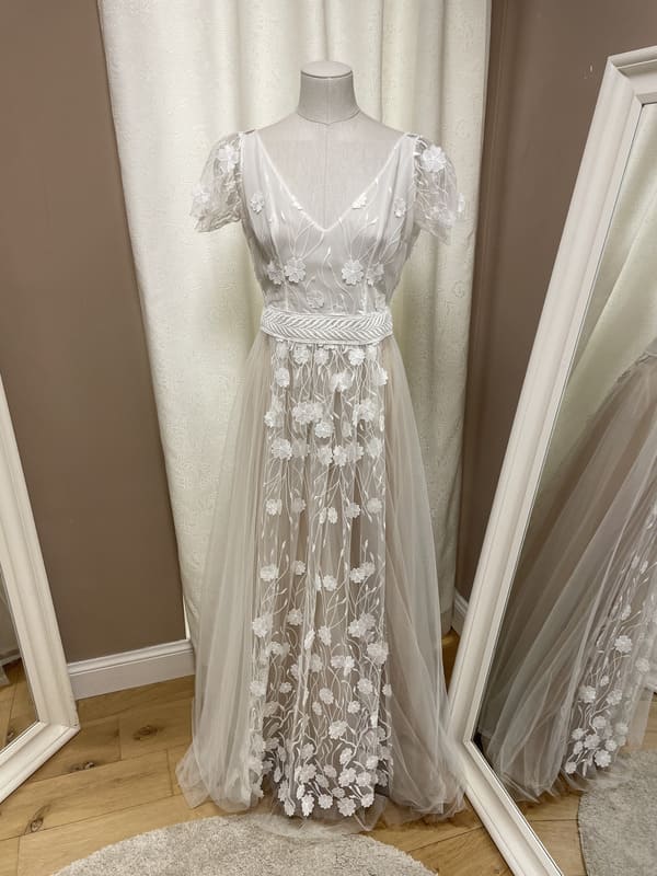 2502-38-002-Anna-Elsa-Gary-la-mariee-a-bicyclette-robe-de-mariee-seconde-main (3)