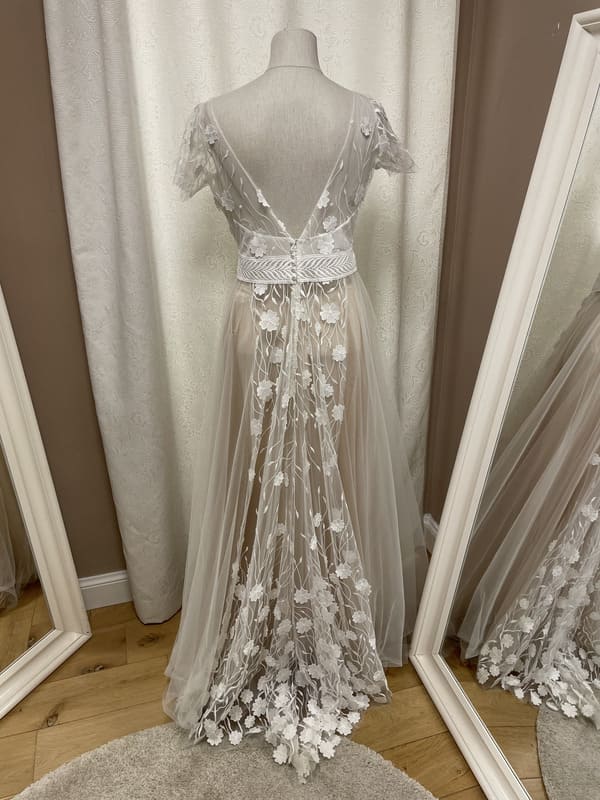2502-38-002-Anna-Elsa-Gary-la-mariee-a-bicyclette-robe-de-mariee-seconde-main (5)