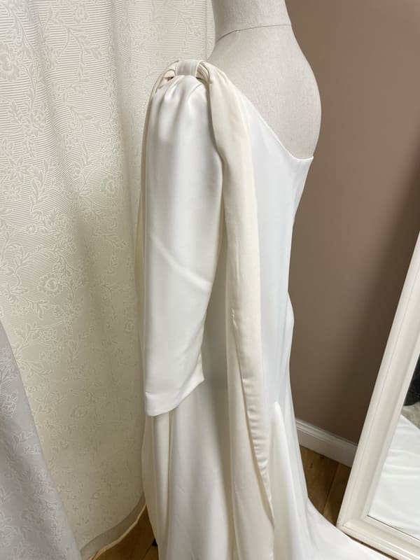 2504-38-004-billy-elliot-victoire-vermeulen-la-mariee-a-bicyclette-robe-de-mariee-seconde-main (6)