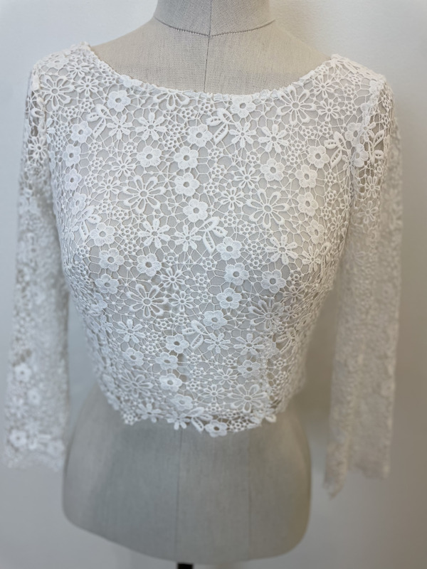 2410-38-012-eliana-la-mariee-a-bicyclette-robe-de-mariee-outlet (5)