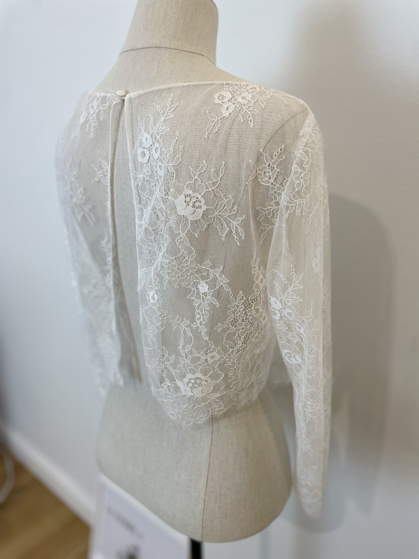 2501-38-012-freya-la-mariee-a-bicyclette-robe-de-mariee-outlet (3)