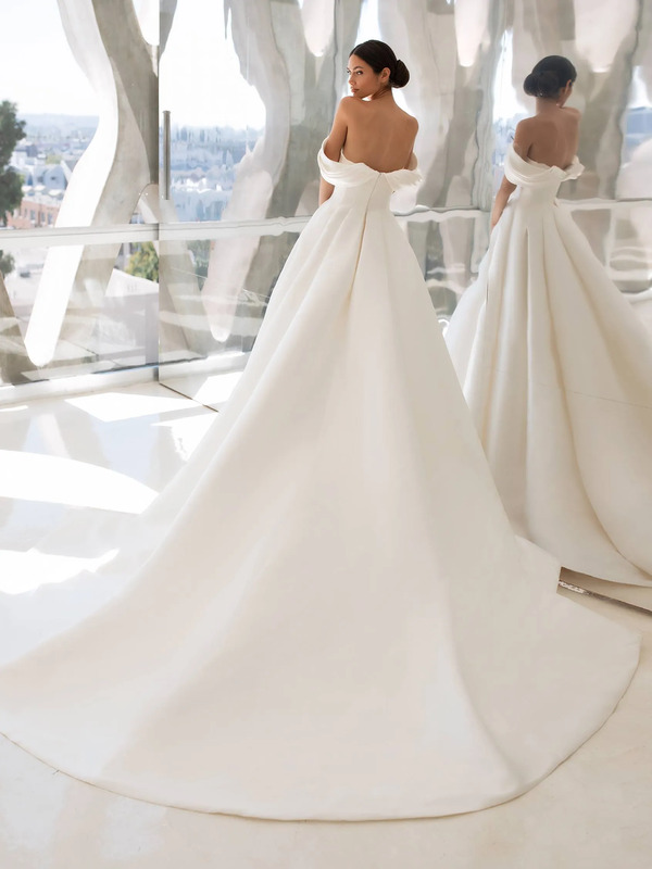 2508-38-005-lynn_pronovias-la-mariee-a-bicyclette-robe-de-mariee-seconde-main-cat (1)