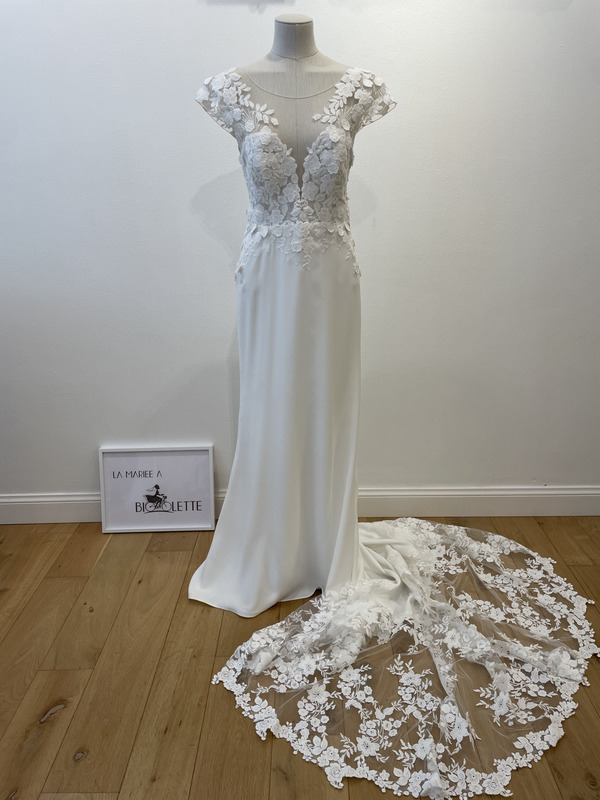 2508-38-010-carly-luna-novias-la-mariee-a-bicyclette-robe-de-mariee-seconde-main (1)