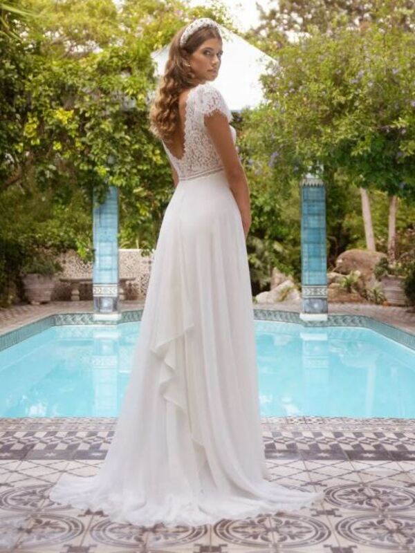 2508-46-003-romane-kelsey-rose-la-mariee-a-bicyclette-robe-de-mariee-seconde-main-cat (2) 2508-46-003-romane-kelsey-rose-la-mariee-a-bicyclette-robe-de-mariee-seconde-main-cat (2)