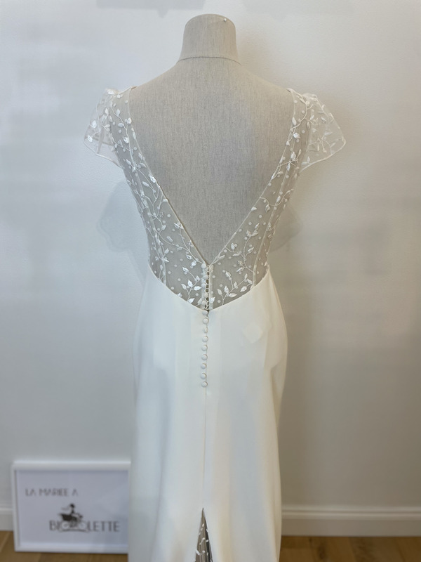 2510-36-002-brigitte-marylise-la-mariee-a-bicyclette-robe-de-mariee-seconde-main (3) 2510-36-002-brigitte-marylise-la-mariee-a-bicyclette-robe-de-mariee-seconde-main (3)