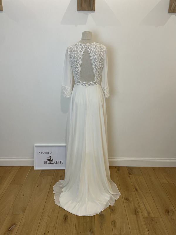 2510-38-001-obice-alma-novia-la-mariee-a-bicyclette-robe-de-mariee-seconde-main (2) 2510-38-001-obice-alma-novia-la-mariee-a-bicyclette-robe-de-mariee-seconde-main (2)