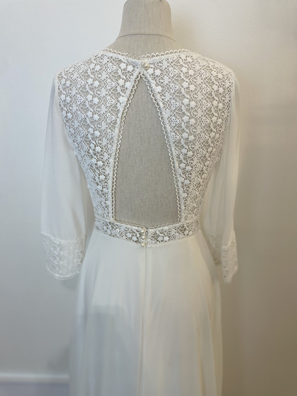 2510-38-001-obice-alma-novia-la-mariee-a-bicyclette-robe-de-mariee-seconde-main (3) 2510-38-001-obice-alma-novia-la-mariee-a-bicyclette-robe-de-mariee-seconde-main (3)