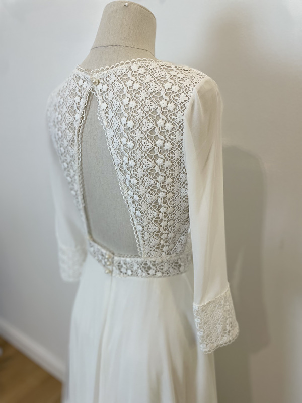 2510-38-001-obice-alma-novia-la-mariee-a-bicyclette-robe-de-mariee-seconde-main (4) 2510-38-001-obice-alma-novia-la-mariee-a-bicyclette-robe-de-mariee-seconde-main (4)